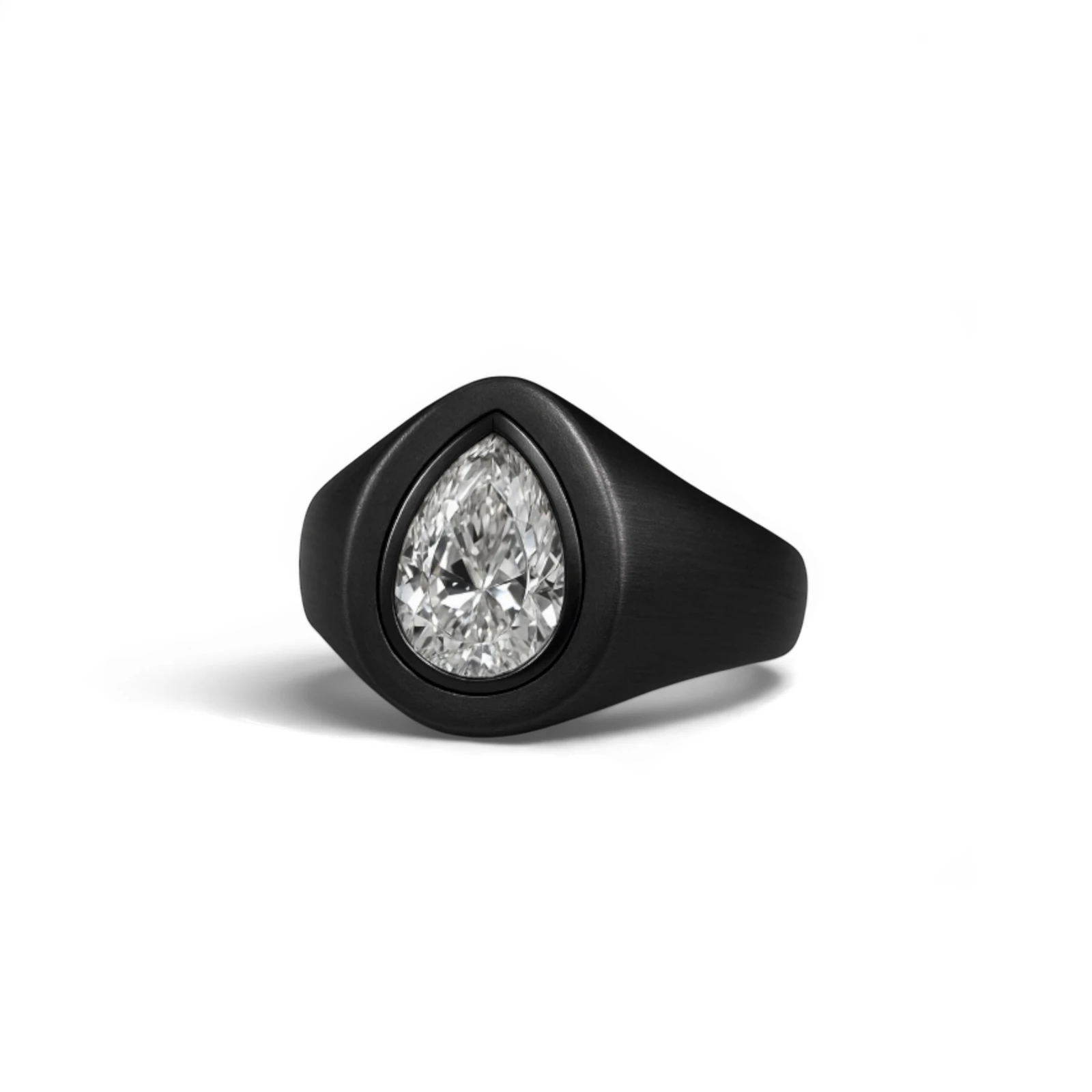 Titanium Pear Diamond Signet Ring — vista 1